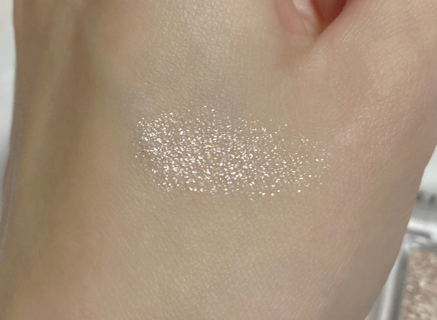 ワンダー キューブ アイシャドウ パール/リンメル ロンドン/単色アイシャドウを使ったクチコミ(2枚目)