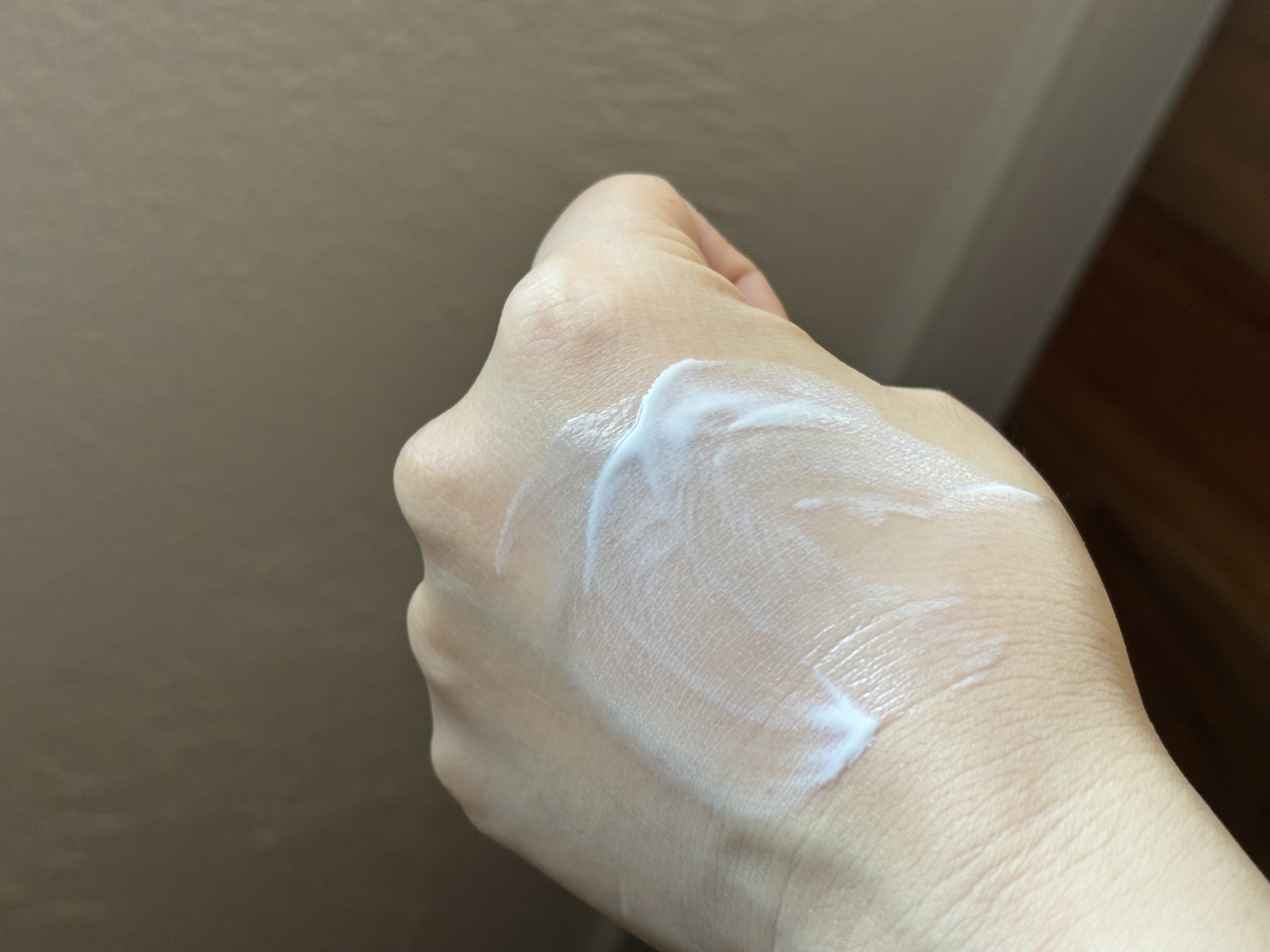 ヒアルーシカ ウォーターフィット サンセラム/SKIN1004/日焼け止めローションを使ったクチコミ（3枚目）