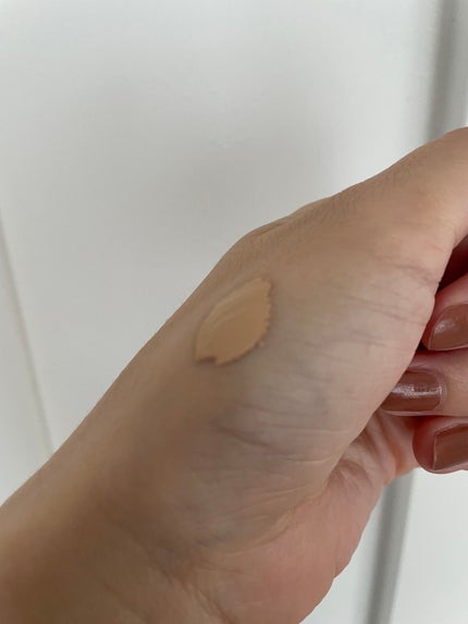 オルビス カバーリキッドクリエイターのクチコミ「オルビスカバーリキッドクリエイター
ボタンをカチカチ押して出す筆タイプです。
塗りやすく、手.....」(3枚目)