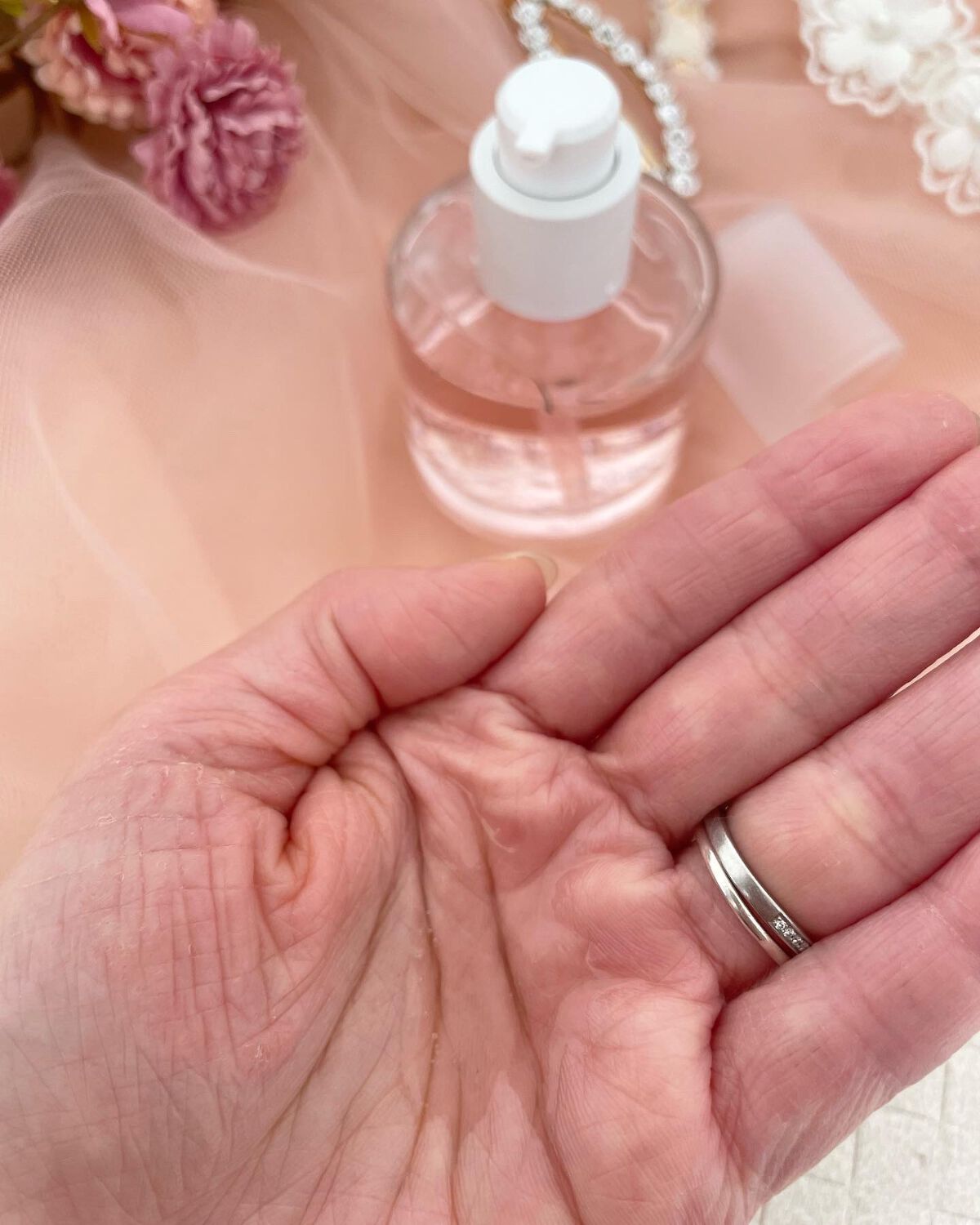 ロージーナイトヘアエッセンス/ANILLO/ヘアオイルを使ったクチコミ(2枚目)