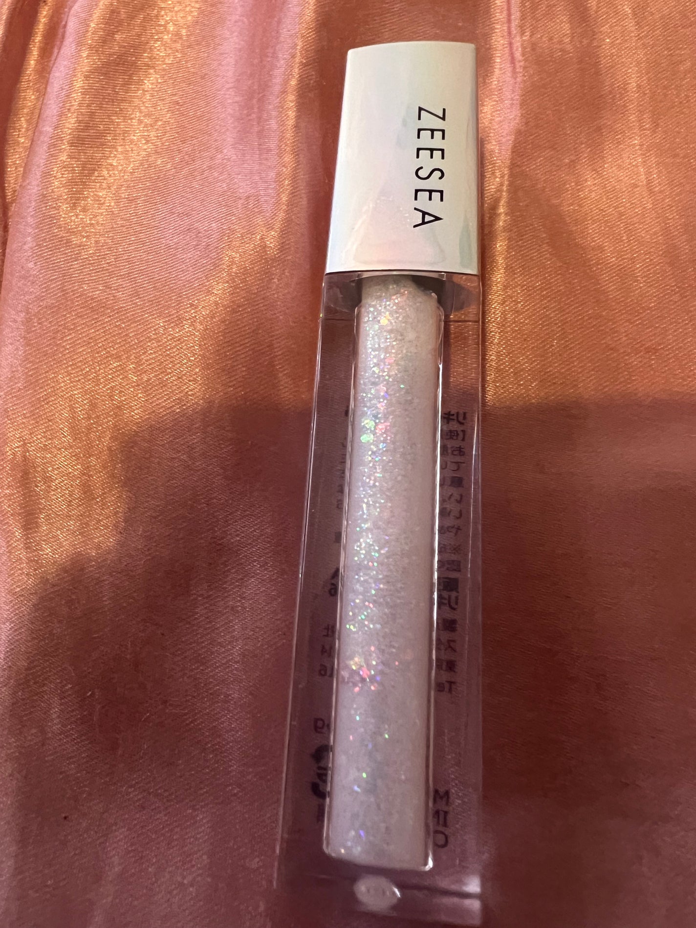 ダイヤモンドシリーズ 星空リキッドアイシャドウ/ZEESEA/リキッドアイシャドウを使ったクチコミ(1枚目)