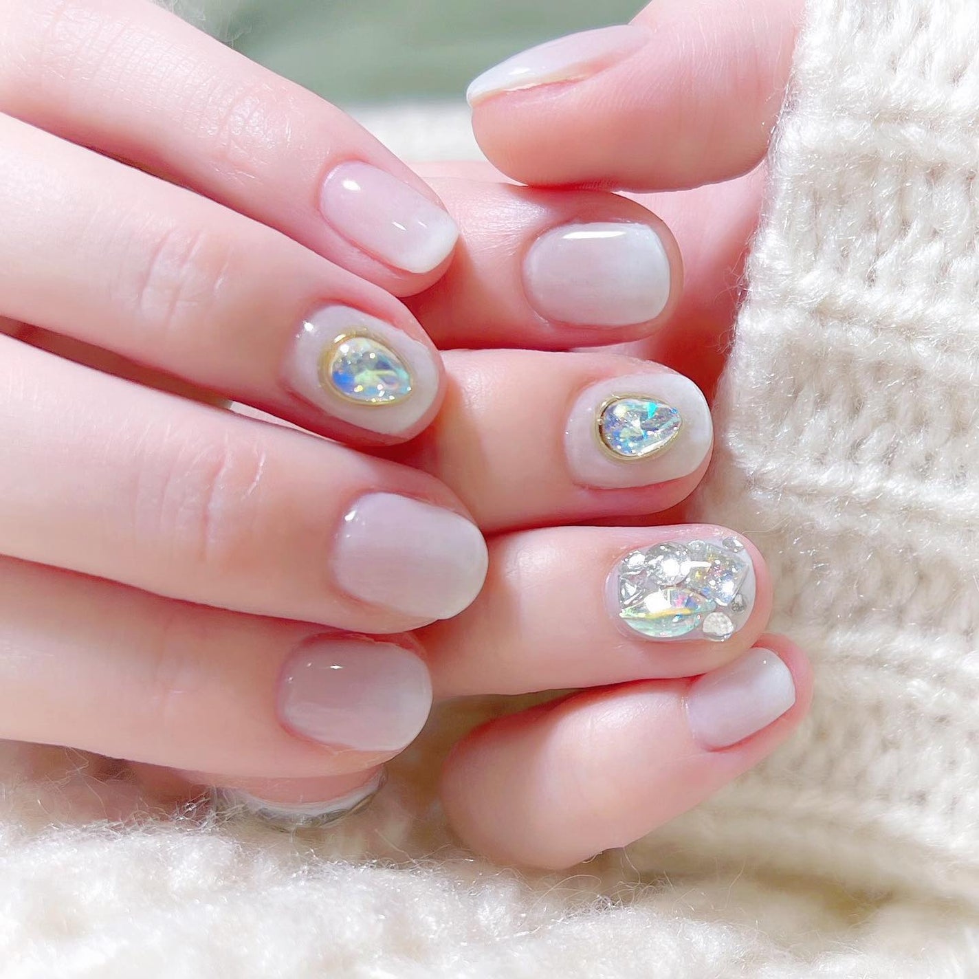 なかやまちえこ on LIPS 「ホワイトグラデーション🪄⠀⠀@ainayamauchi3131..」(2枚目)