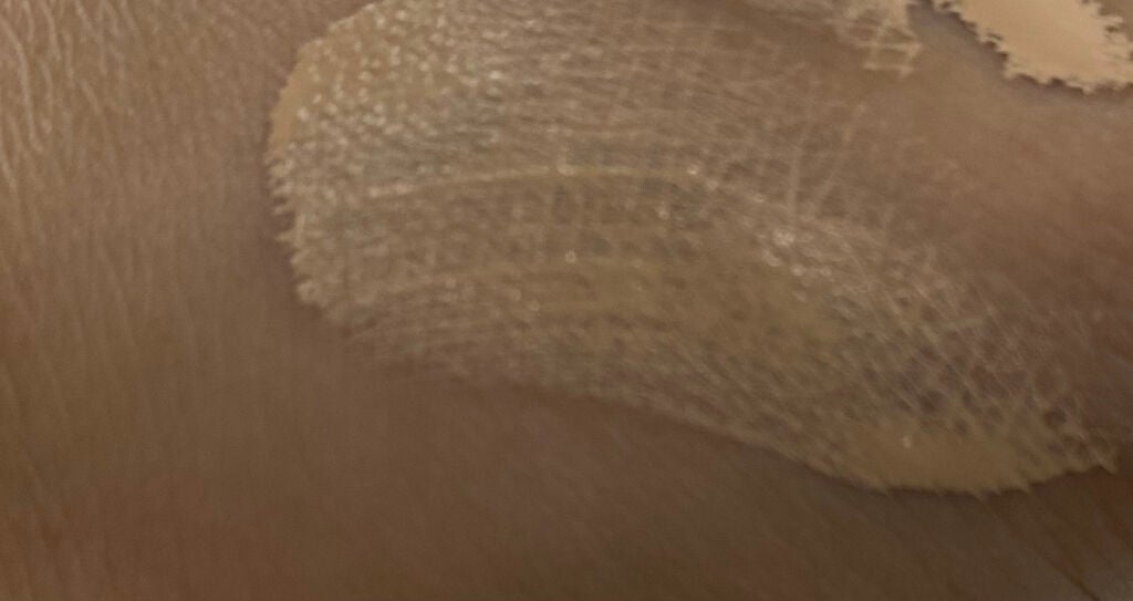 やまもいわ フォロバ100 on LIPS 「香りがいい、伸びがいい!カバー力もそこそこある。さらっとしてま..」(3枚目)