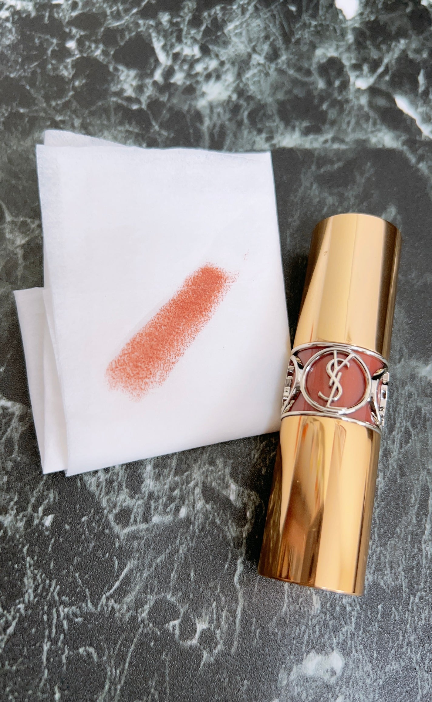 ルージュ ヴォリュプテ シャイン/YVES SAINT LAURENT BEAUTE/口紅を使ったクチコミ(1枚目)