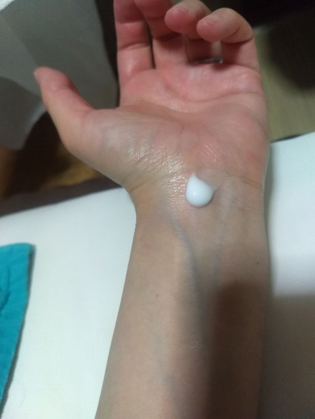 クリスタルブルーム プロミスドラブ パフュームド ハンドクリーム/JILL STUART/ハンドクリームを使ったクチコミ（2枚目）