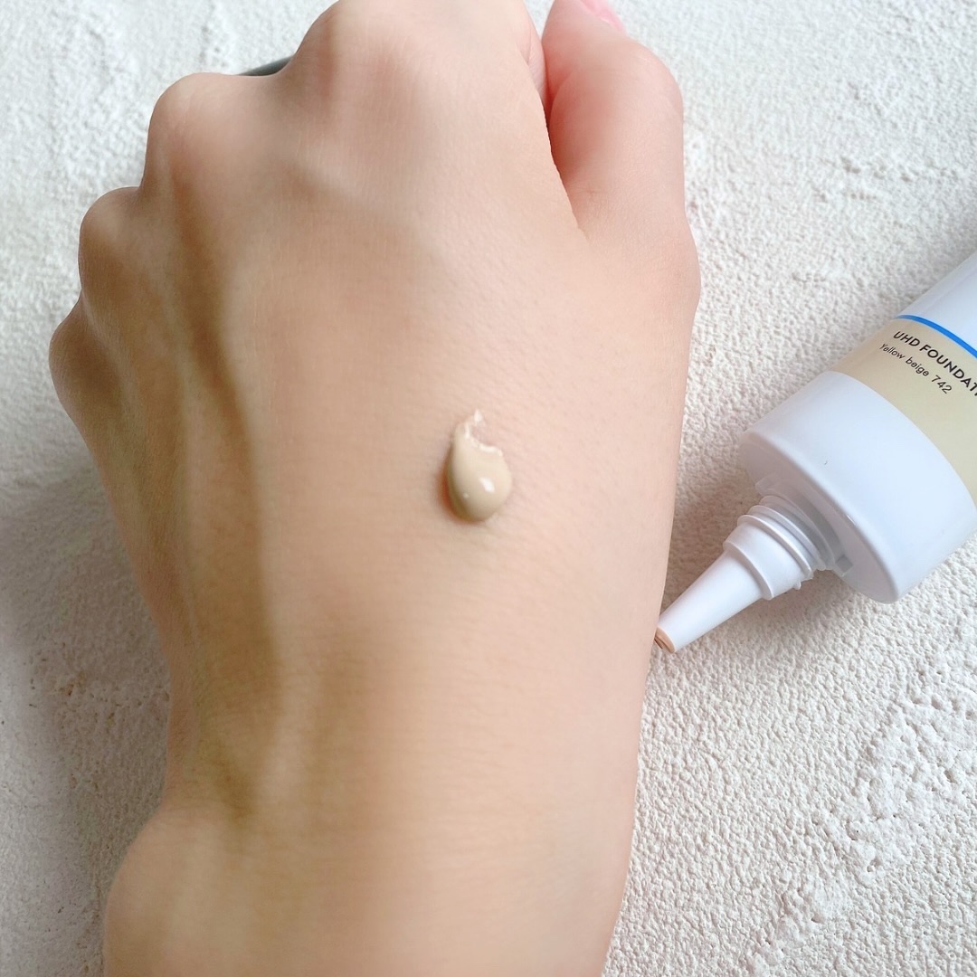 UHDファンデーション742（イエローベージュ）/COSCOS/リキッドファンデーションを使ったクチコミ（2枚目）