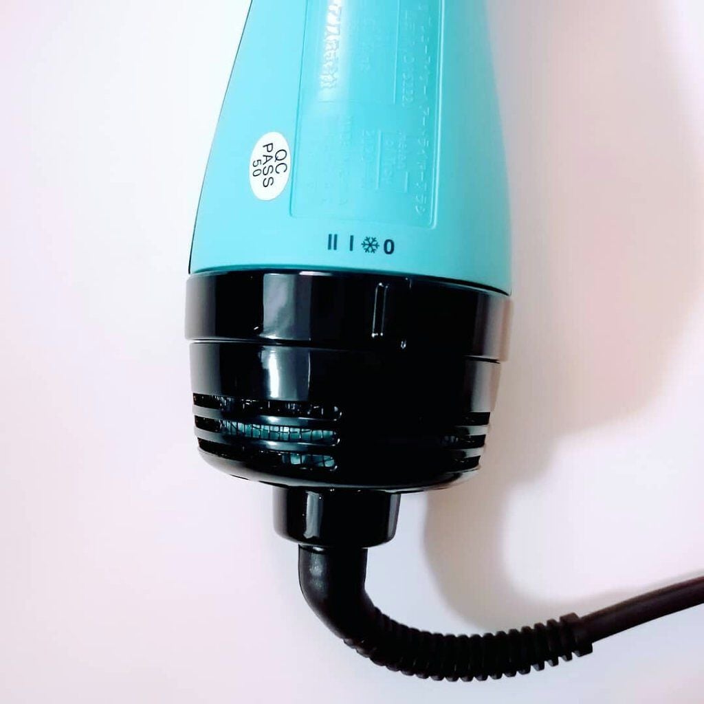 ボリューマイザーヘアードライヤーブラシ/REVLON/ヒートブラシを使ったクチコミ(4枚目)