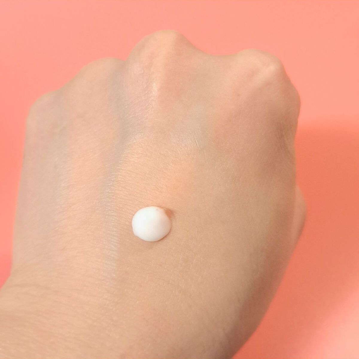 𝗵𝗮𝗿𝘂ママ💯🌺のクチコミ「ロクシタンのサクランボのハンドクリームだよ🍒

🌼香り
桜の花とサクランボをミックスしたような.....」（2枚目）