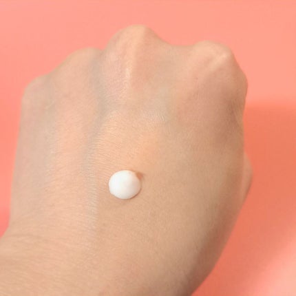 L'OCCITANE チェリーブロッサム ソフトハンドクリームのクチコミ「ロクシタンのサクランボのハンドクリームだよ🍒
🌼香り
桜の花とサクランボをミックスしたような.....」(2枚目)