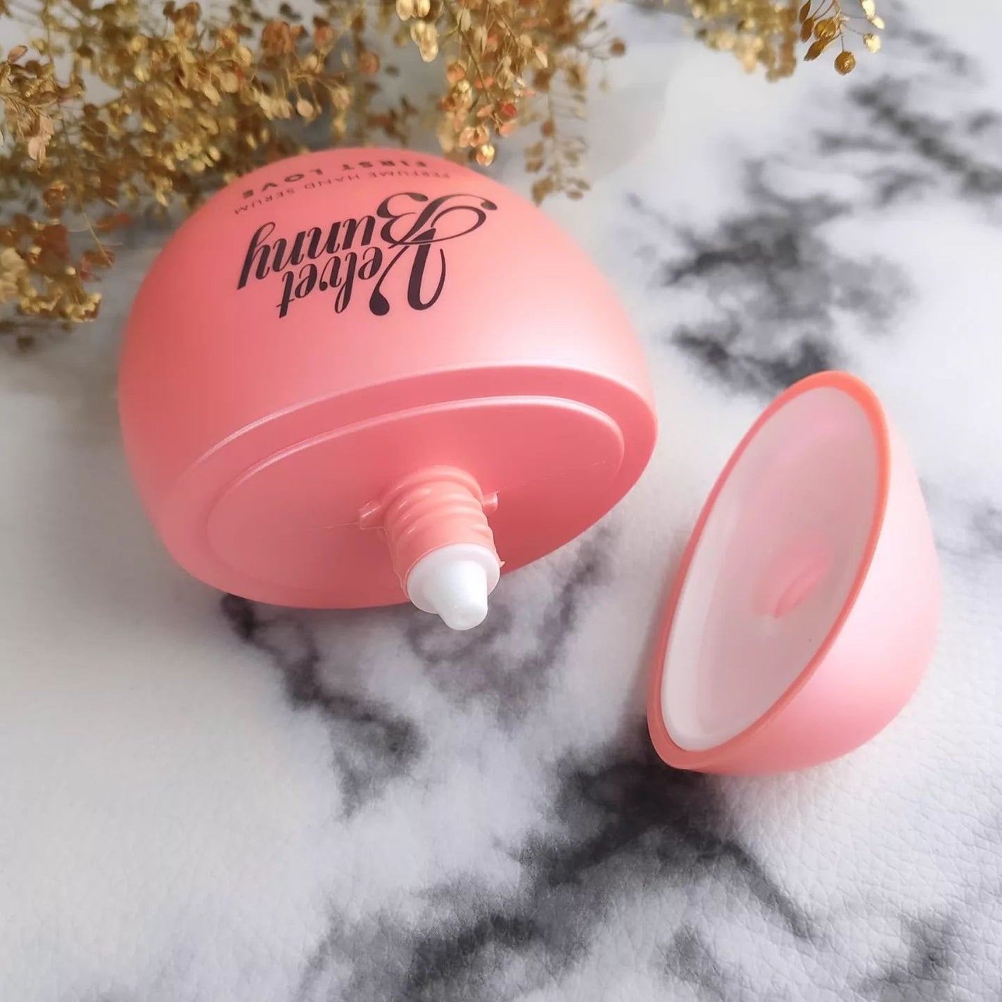 パフュームハンドセラム FIRST LOVE/Velvet Bunny/ハンドクリームを使ったクチコミ(3枚目)