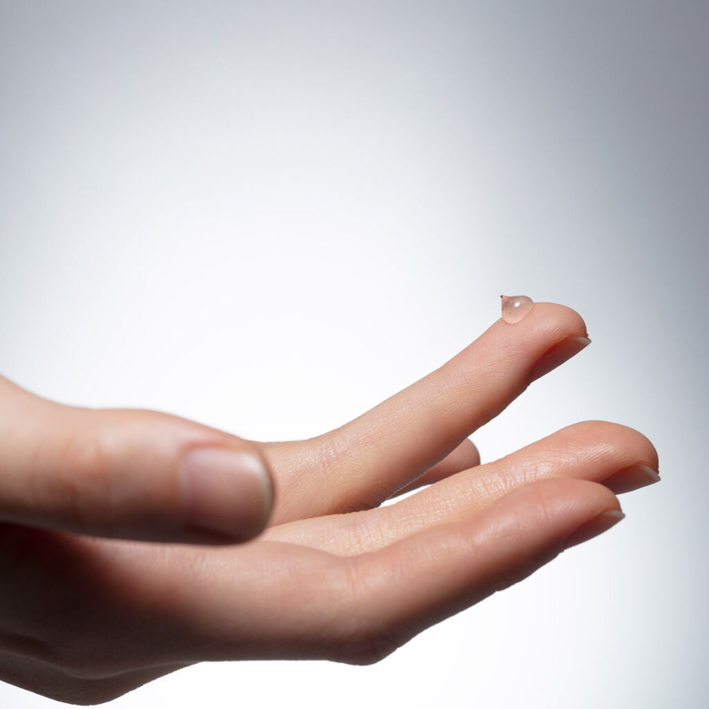 まつげ美容液(まつげ・目もと美容液) UZU BY FLOWFUSHI