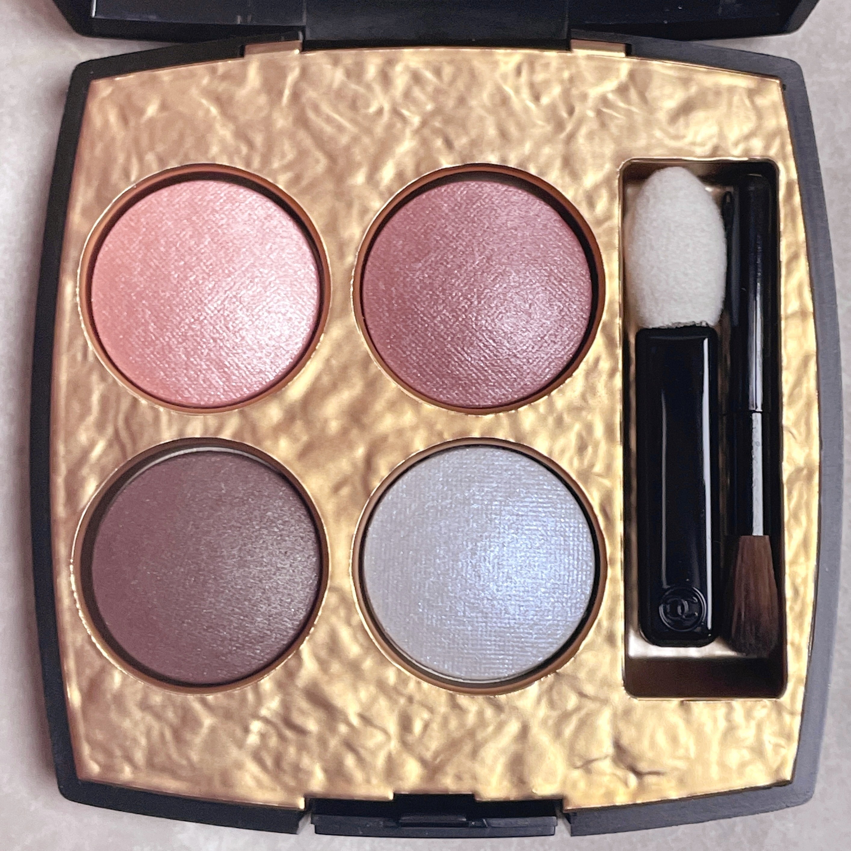 レ キャトル オンブル ビザンス  328 パリュール クリスタル/CHANEL/アイシャドウパレットを使ったクチコミ（2枚目）