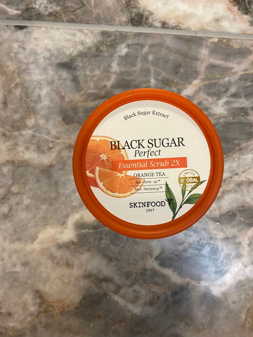 ブラックシュガー パーフェクト エッセンシャルスクラブ 2X オレンジティー/SKINFOOD/スクラブ・ゴマージュを使ったクチコミ(1枚目)