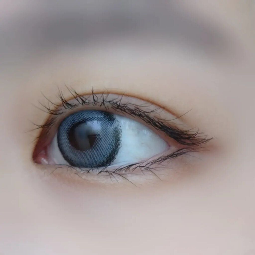 ななみ on LIPS 「#genishの#ハーフカラコン♡MOON1mon..」(6枚目)