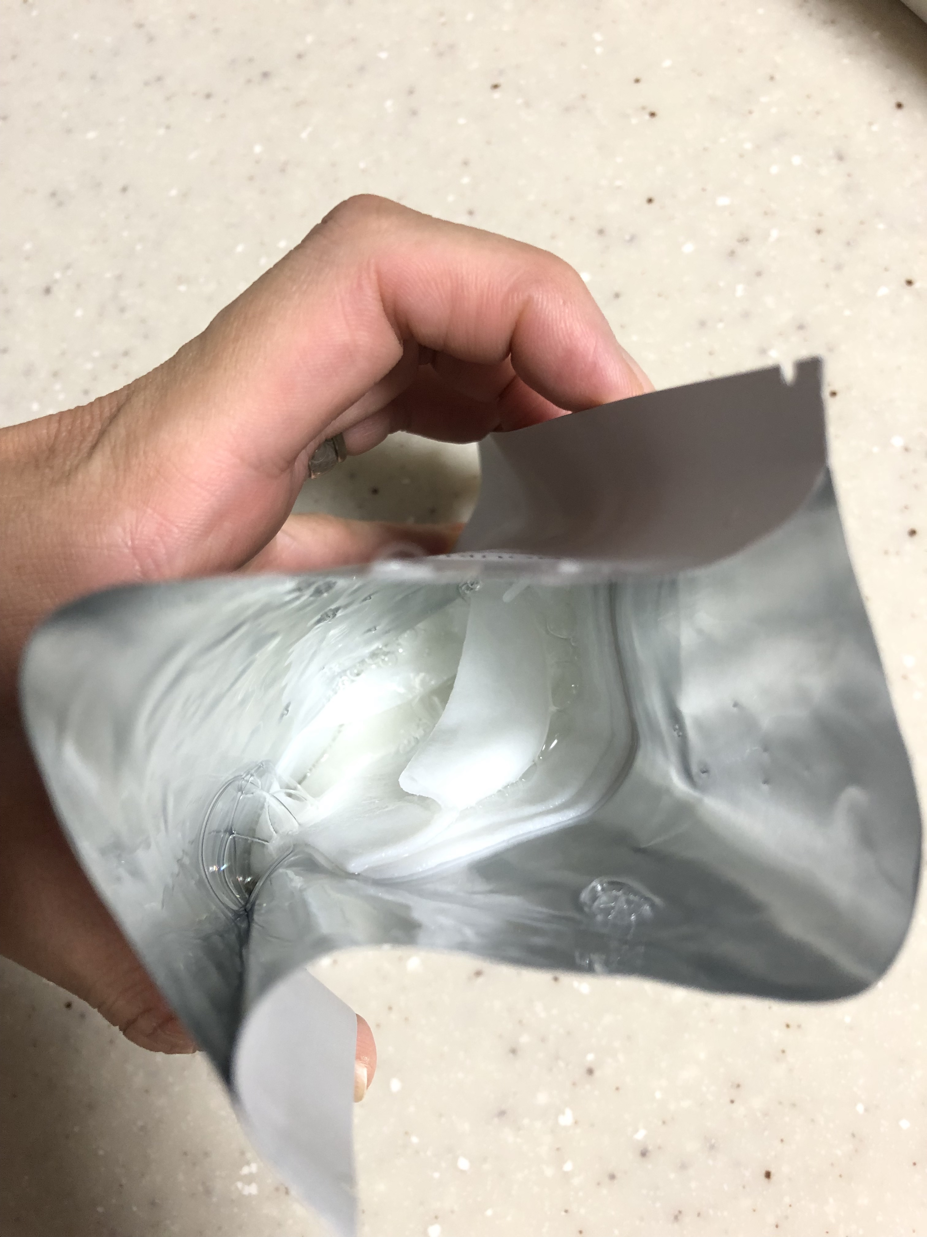 ホワイトトリュフナリシングトリートメントマスク/ダルバ/シートマスク・パックを使ったクチコミ（2枚目）