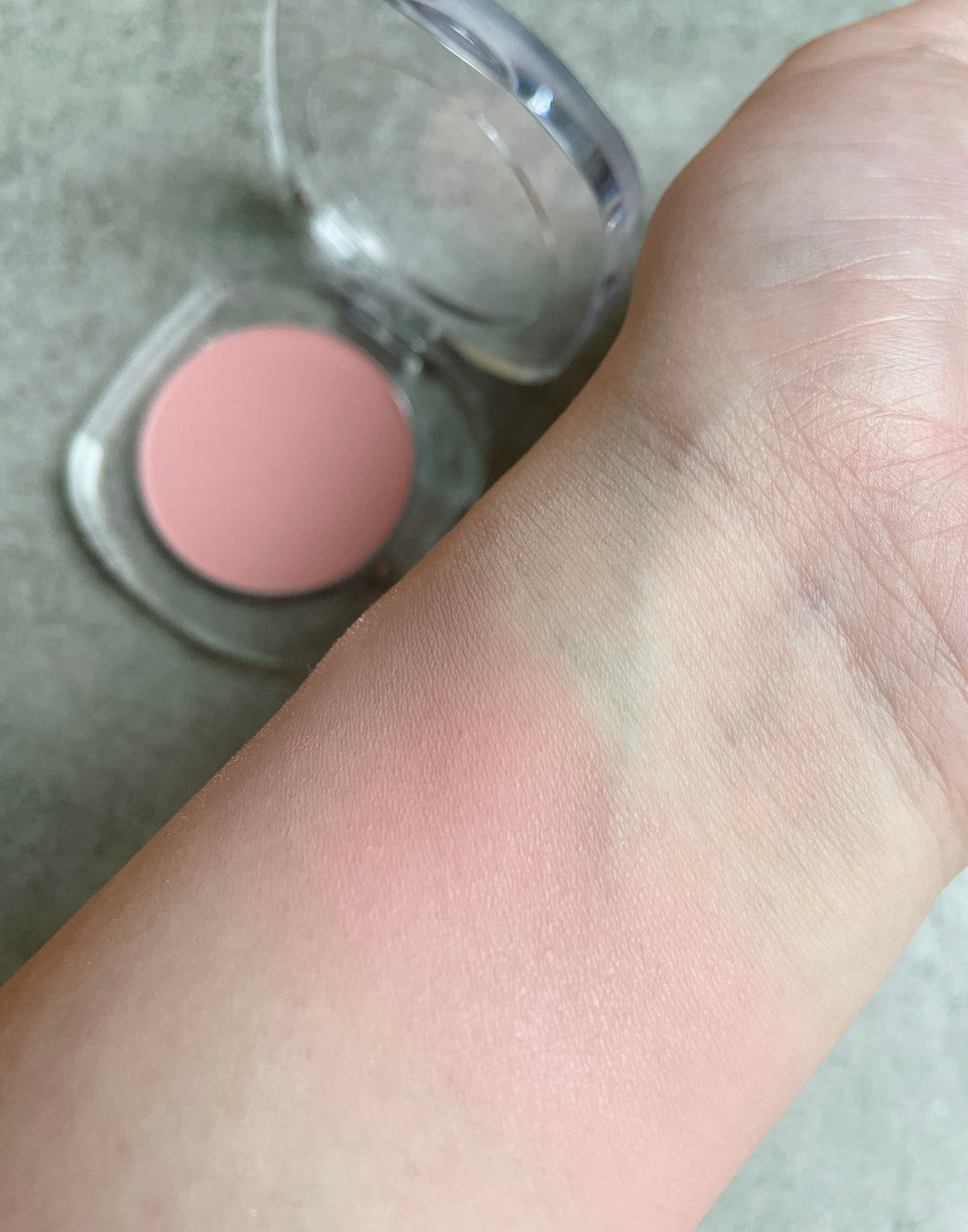 emma @フォロバ100 on LIPS 「Dear.Aフラッフィーブラッシュ02.ファーストクラッシュ粉..」(6枚目)