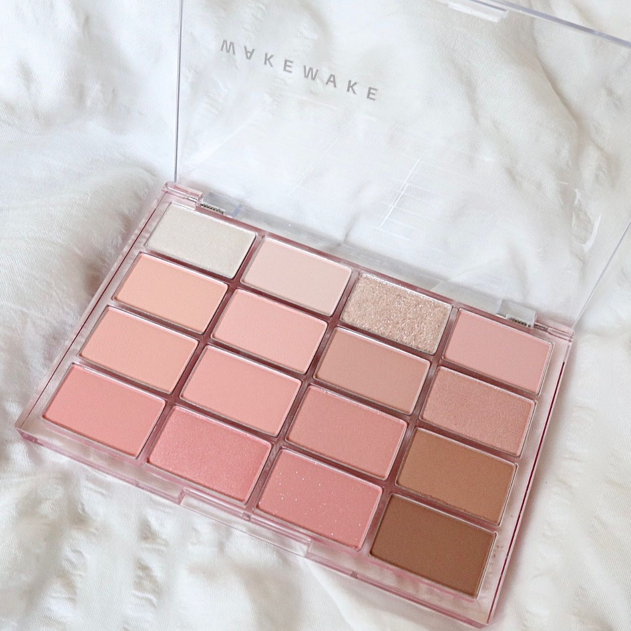 ソフトブラーリングアイパレット/wakemake/アイシャドウパレットを使ったクチコミ（2枚目）