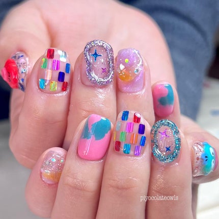 ぴよこれいと  あうるす on LIPS 「ギラギラでグリッター感。そしてハンギョドンを付けたいと言うオー..」(1枚目)