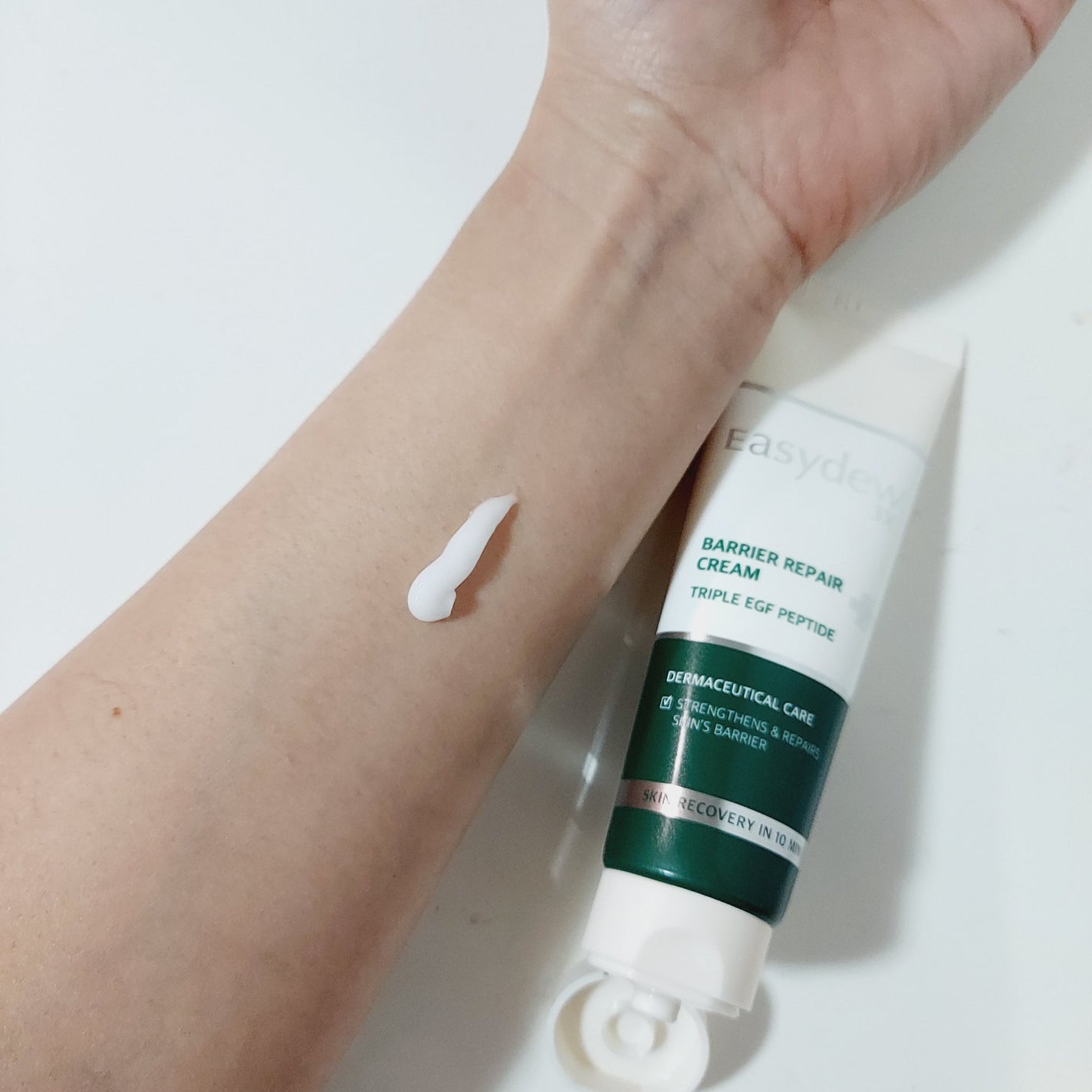 バリアリペアクリーム/Easydew/フェイスクリームを使ったクチコミ(2枚目)