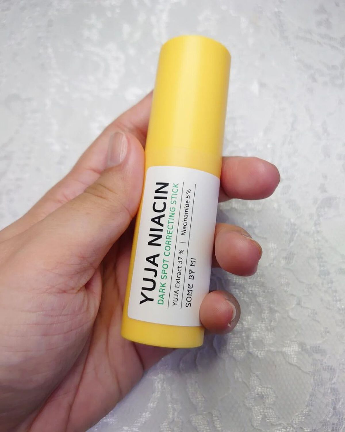 ゆずナイアシンダークスポットコレックティングスティック/SOME BY MI/美容液を使ったクチコミ（2枚目）