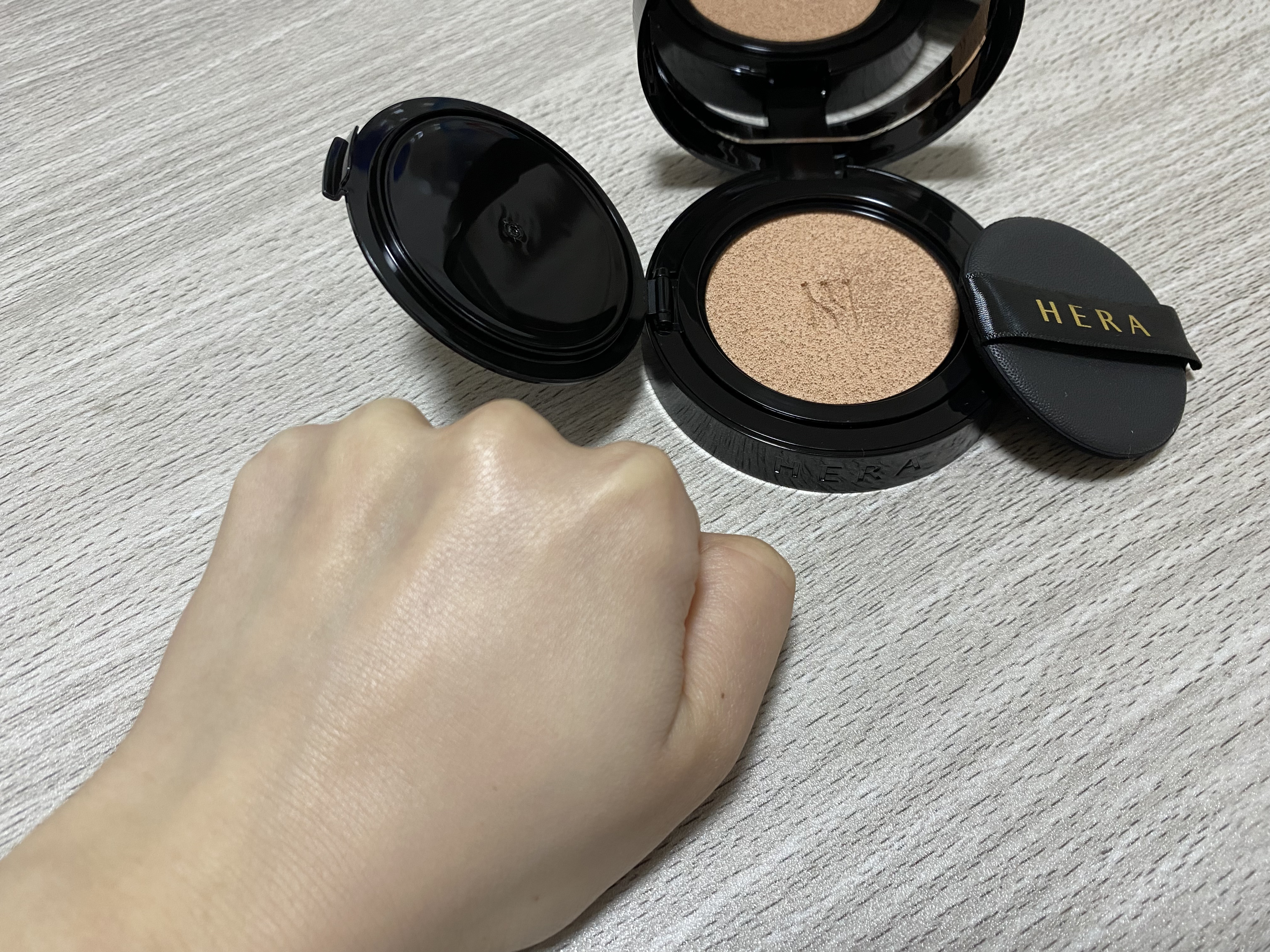 ブラック クッション 21C1 ローズバニラ/HERA/クッションファンデーションを使ったクチコミ（2枚目）