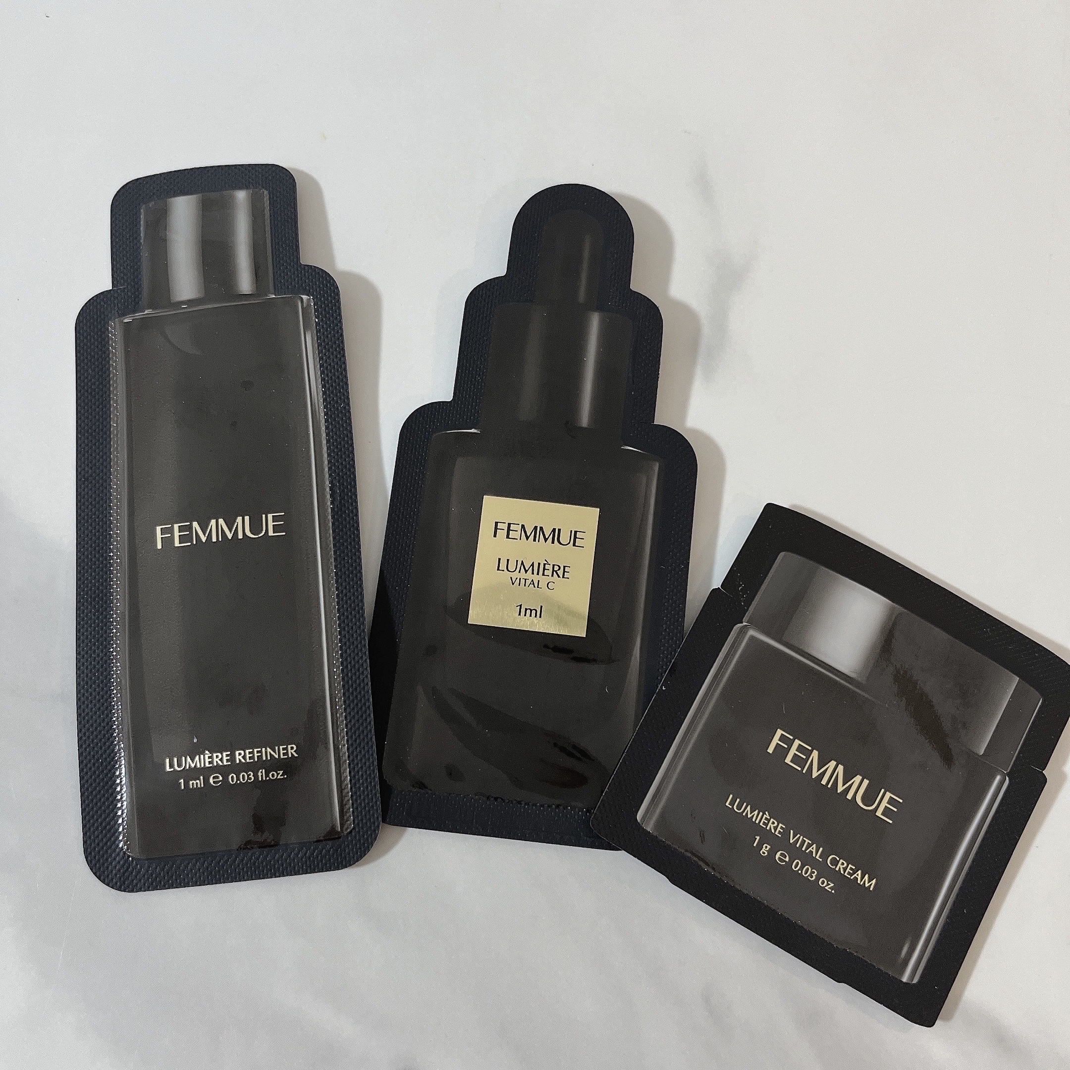 ---FEMMUE
ルミエール ヴァイタルC
ルミエール リファイナー
ルミエール ヴァイタルクリーム

コスメキッチンで買い物した際に
サンプルを頂いたのでライン使いしてみました🧸

ｰｰｰリファイナー
拭き取り化粧水みたいに肌の上を滑