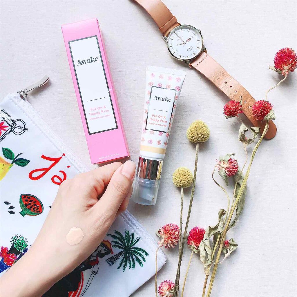 プットオンアハッピーフェイス ティンティド モイスチュアライザー/Awake/CCクリームを使ったクチコミ(3枚目)