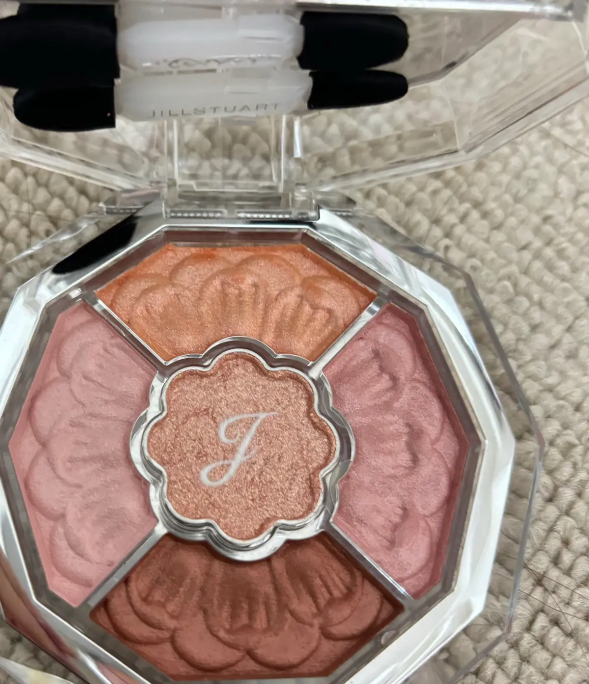 ジルスチュアート ブルームクチュール アイズ 01 jasmine latte / JILL