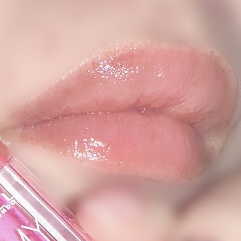 オーマイグロス リップオイル 003 ベリーピンク(ストロベリーの香り)/リンメル ロンドン/リップグロスを使ったクチコミ（2枚目）