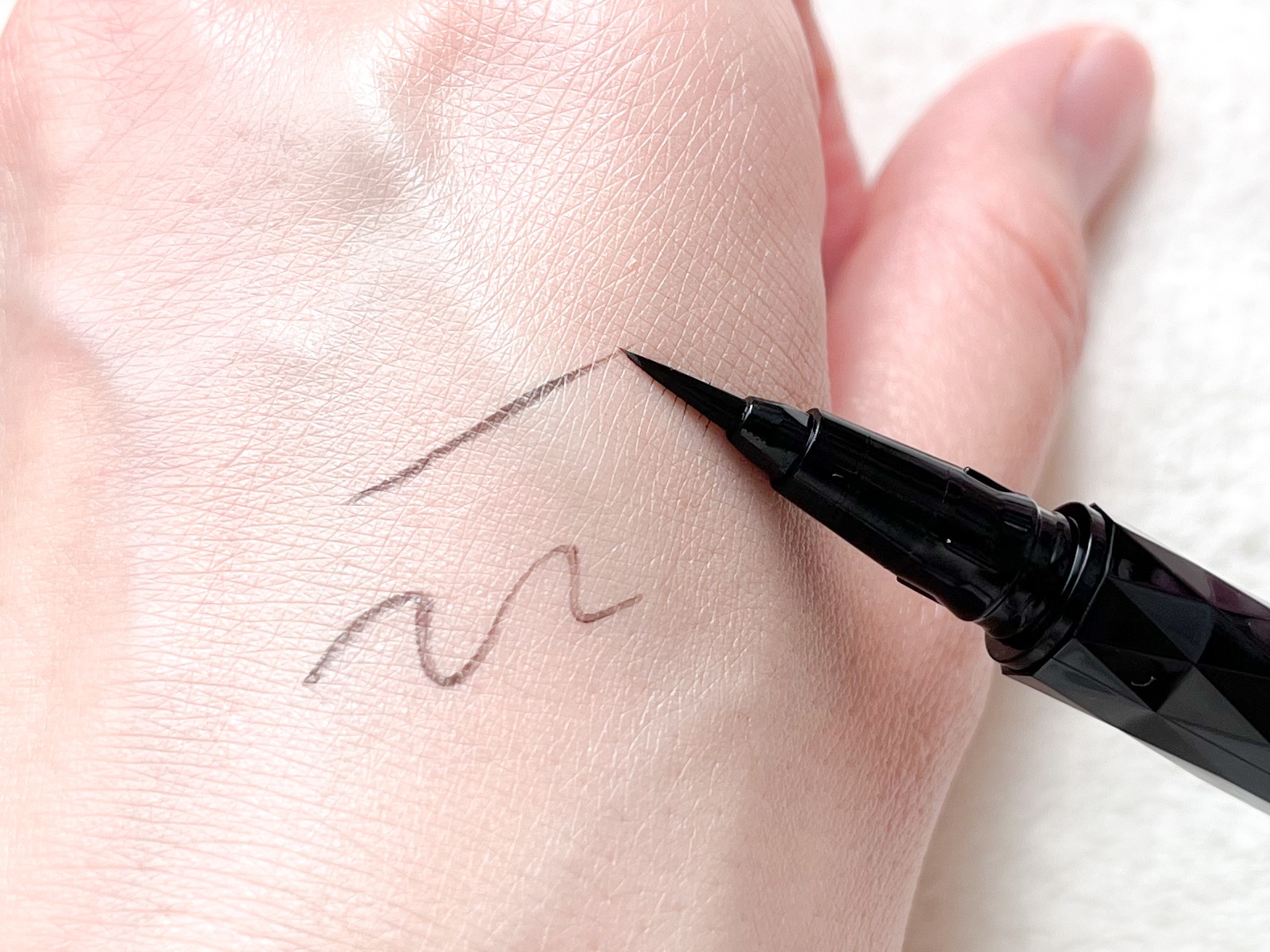 スーパーシャープライナーEX4.0/KATE/リキッドアイライナーを使ったクチコミ（3枚目）