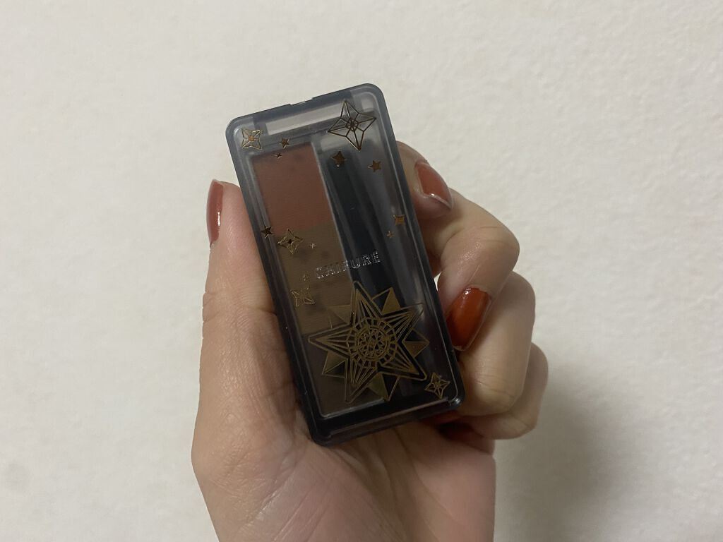 
ちふれ アイブロー パウダー
限定カラーのテラコッタ！

クリスマスパッケージで可愛い♥︎♥︎

粉質◎
カラー◎

テラコッタにすることで一気に垢抜け！
アイシャドウもオレンジ系が多いので
相性良くて使いやすいです！

 #クリスマスメ