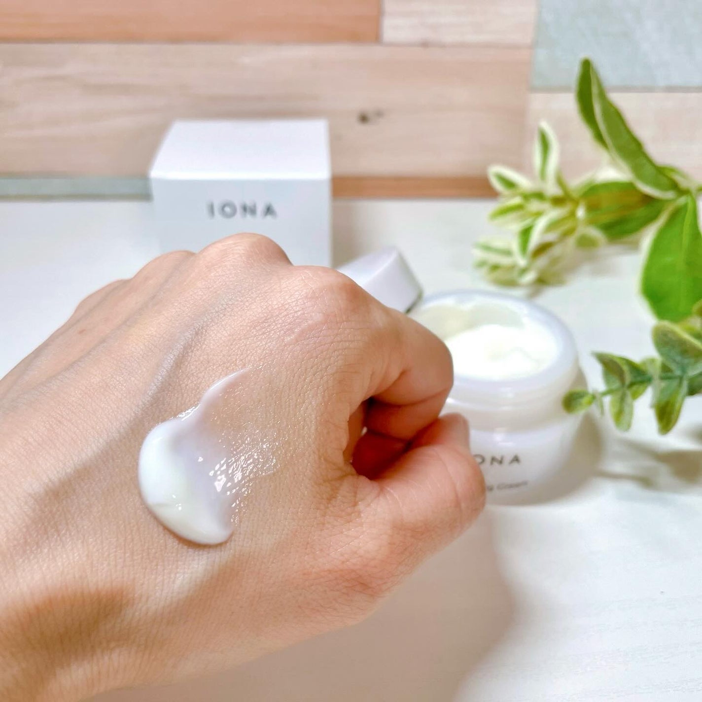 ホワイトニング クリーム/イオナR (イオナアール)/フェイスクリームを使ったクチコミ(3枚目)