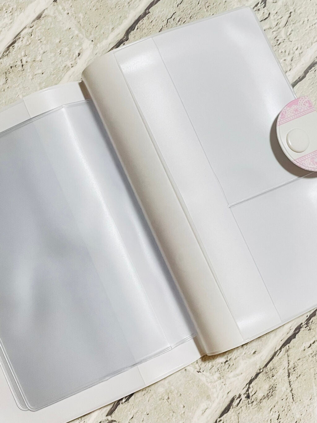 ひろろん on LIPS 「セリアまとめて診察ケース診察券・保険証・お薬手帳・母子手帳全部..」(2枚目)