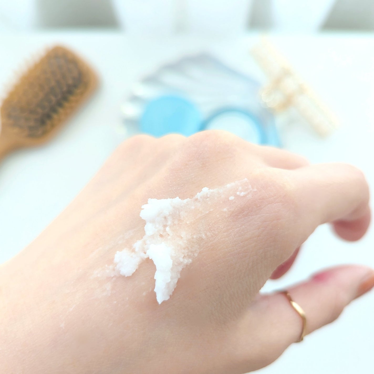 オーシャントリコ ヘアスタイリング バーム ライトブルー/OCEAN TRICO/ヘアバームを使ったクチコミ(5枚目)