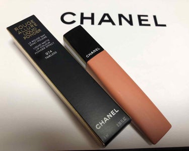 CHANEL リップカラー❤️

ルージュ アリュール リクィッドパウダー
974 タイムレス

ベージュ系の色が好きなのでついつい💦😆
ヌーディーな色味でイイ感じ🧡

マットな仕上がりなのにつけ心地は