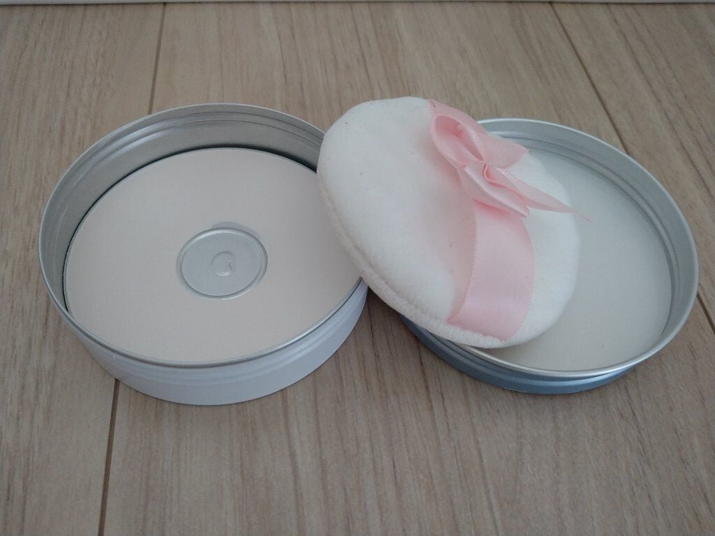 すっぴんパウダー パステルローズの香り/クラブ/プレストパウダーを使ったクチコミ(2枚目)