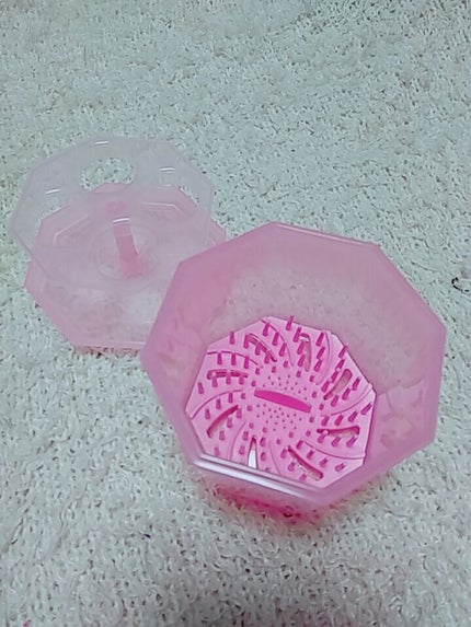 メイクブラシクリーナー/DAISO/その他化粧小物を使ったクチコミ(2枚目)