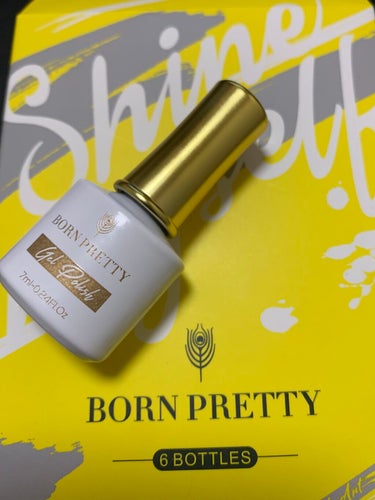 BORN PRETTY bornpretty フラッシュネイルジェルカラーのクチコミ「 ️ BONE PRETTY💕
フラッシュジェルネイル💅✨

明るいところで見たネイルとフラッ.....」（1枚目）