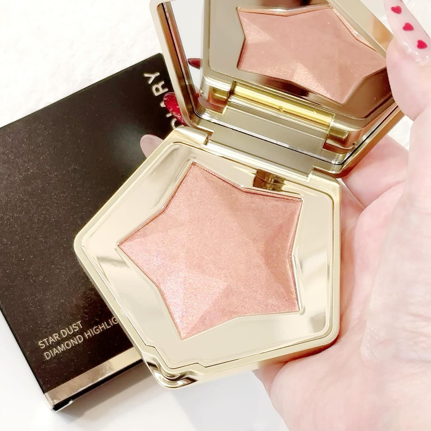 スターダストダイヤモンドハイライトパウダー 05 シャンパンピンク/PERFECT DIARY/パウダーハイライトを使ったクチコミ（2枚目）