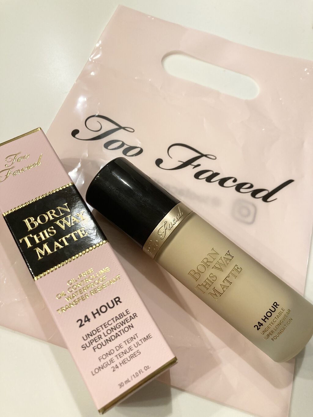 ボーン ディス ウェイ アンディテクタブル 24H マット ファンデーション スノー/Too Faced/リキッドファンデーションを使ったクチコミ（1枚目）