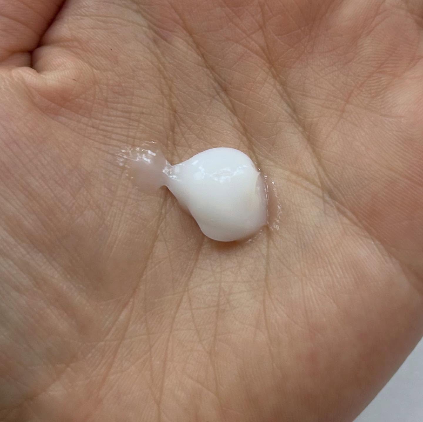 キューミースウィートボムホワイトクリーム/AGARISM/ボディクリームを使ったクチコミ（2枚目）