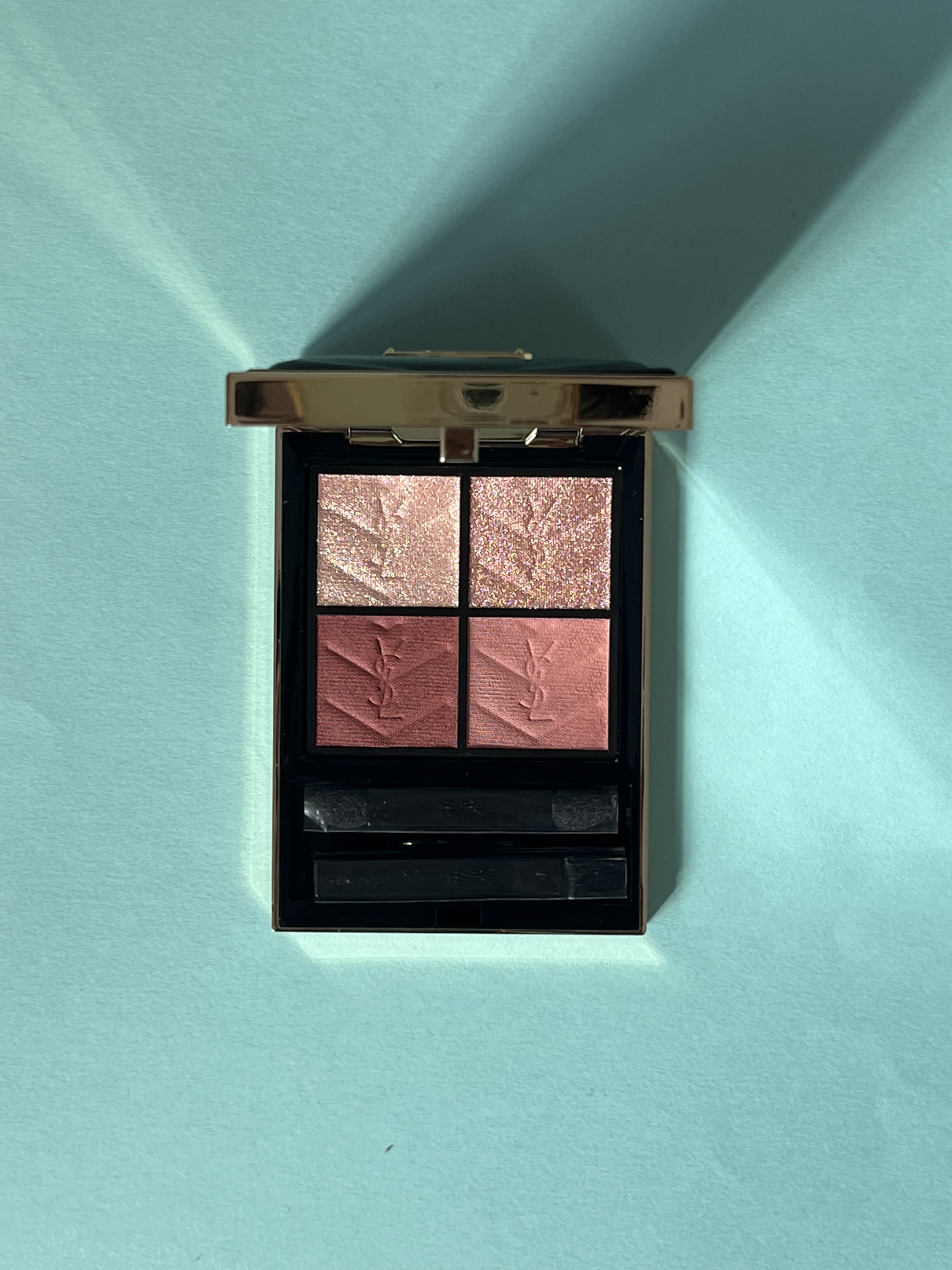 クチュール ミニ クラッチ/YVES SAINT LAURENT BEAUTE/アイシャドウパレットを使ったクチコミ（3枚目）