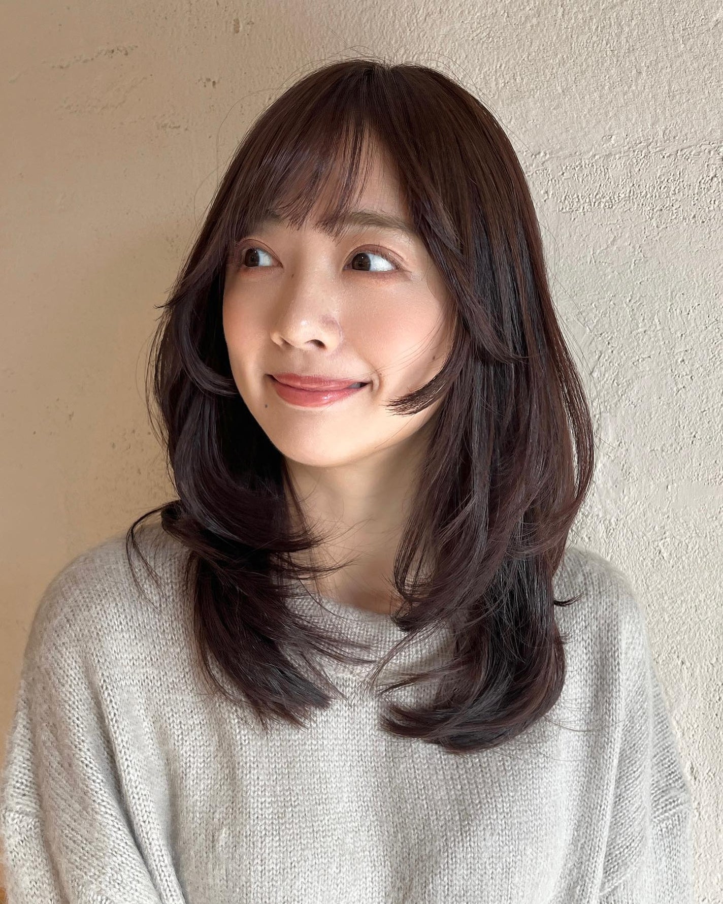 HARUNA on LIPS 「ワンカールで可愛いレイヤースタイルです😉毛先は季節感のある重た..」(4枚目)