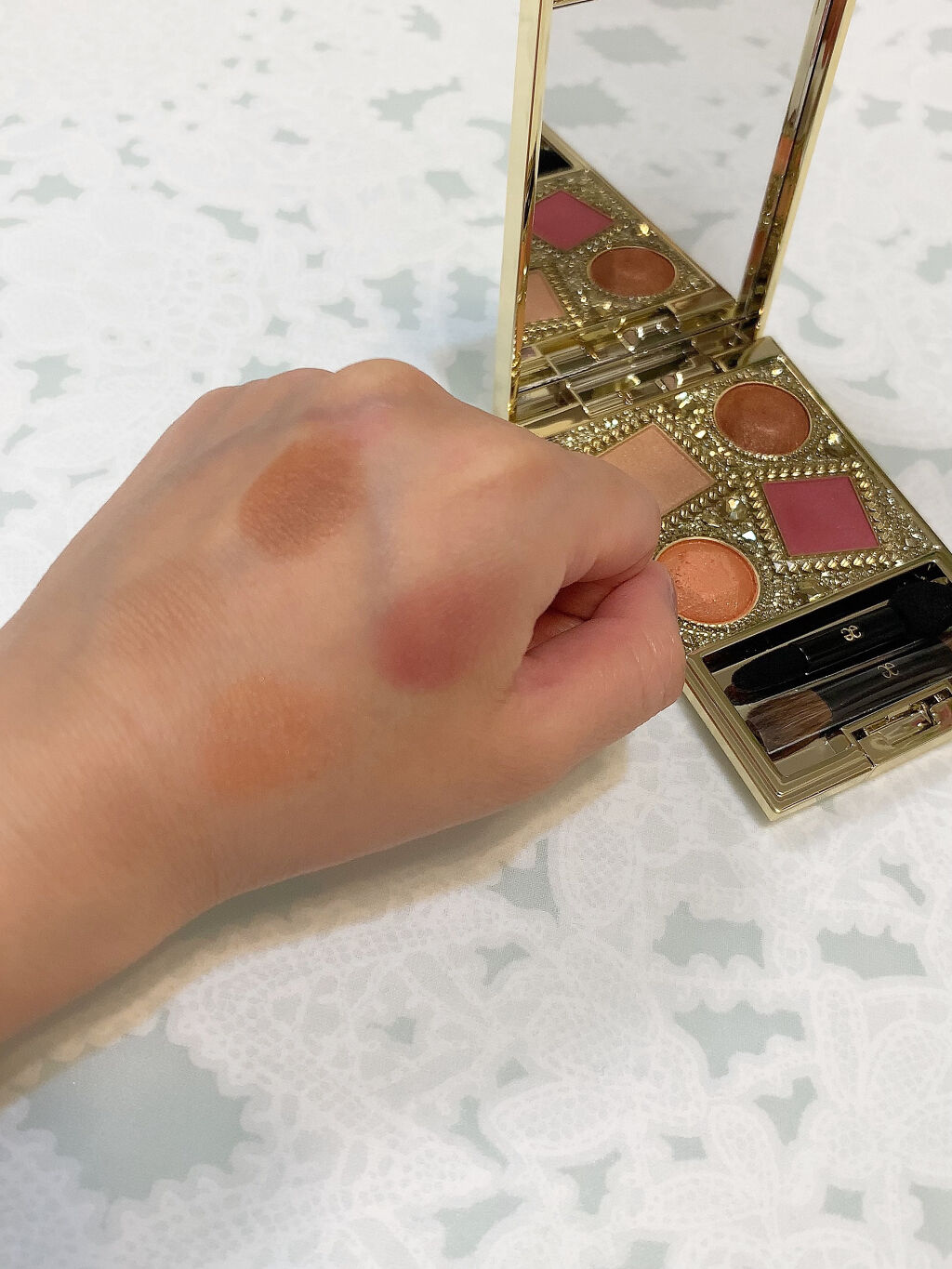 エレガンス ヌーヴェル アイズ 31/Elégance/アイシャドウパレットを使ったクチコミ（3枚目）