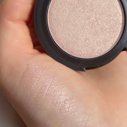 オーロラシマー ハイライター/innisfree/パウダーハイライトを使ったクチコミ(3枚目)