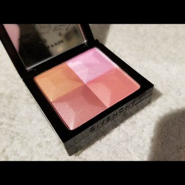 GIVENCHY ル・プリズム・ブラッシュ・グロウのクチコミ「
＊＾GIVENCHY
　　　◎LE PRISME BLUSH GLOW (¥6000)
　　.....」（3枚目）