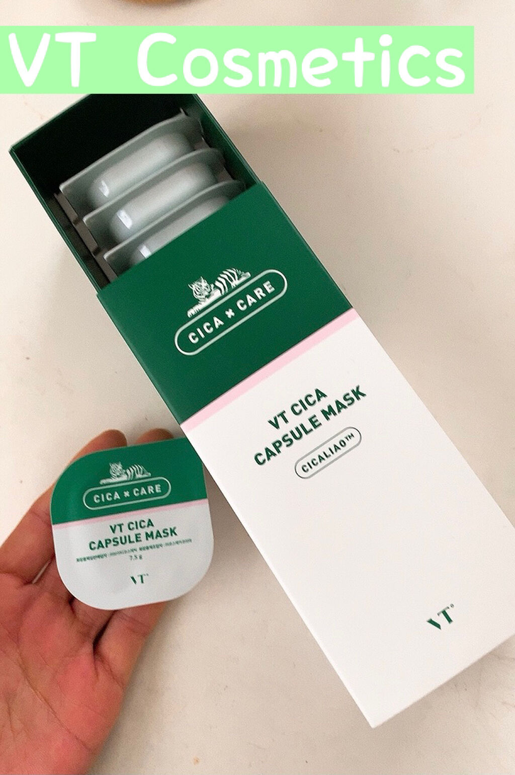  
2020年12月8日更新
 
 
商品名
VT　Cosmetics
カプセルマスク
 
商品説明
シカカプセルマスクの成分にビタミンたっぷりなグリーンティパウダーを配合。生緑茶の葉が疲れた肌を健康で生き生きとした肌にに導きます。水分たっ