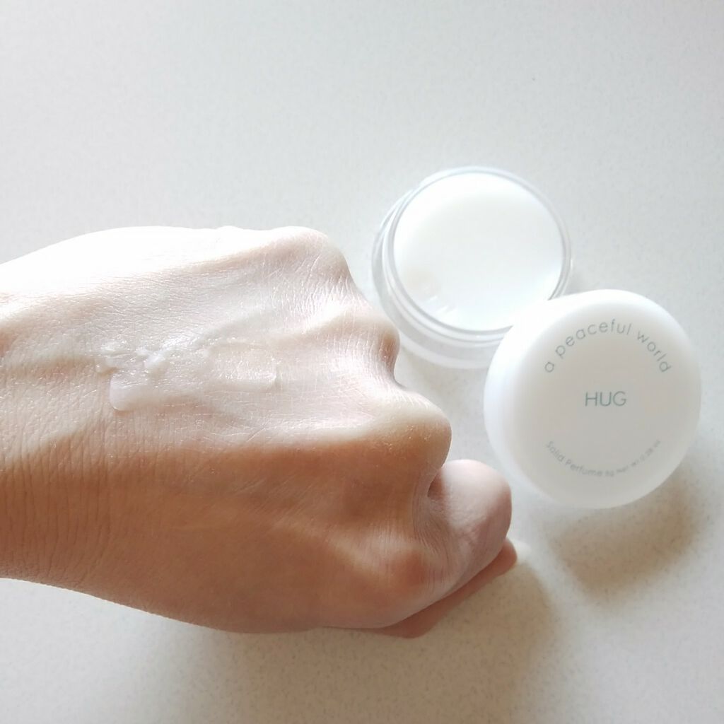 HUG ソリッドパフューム/a peaceful world/練り香水を使ったクチコミ（3枚目）
