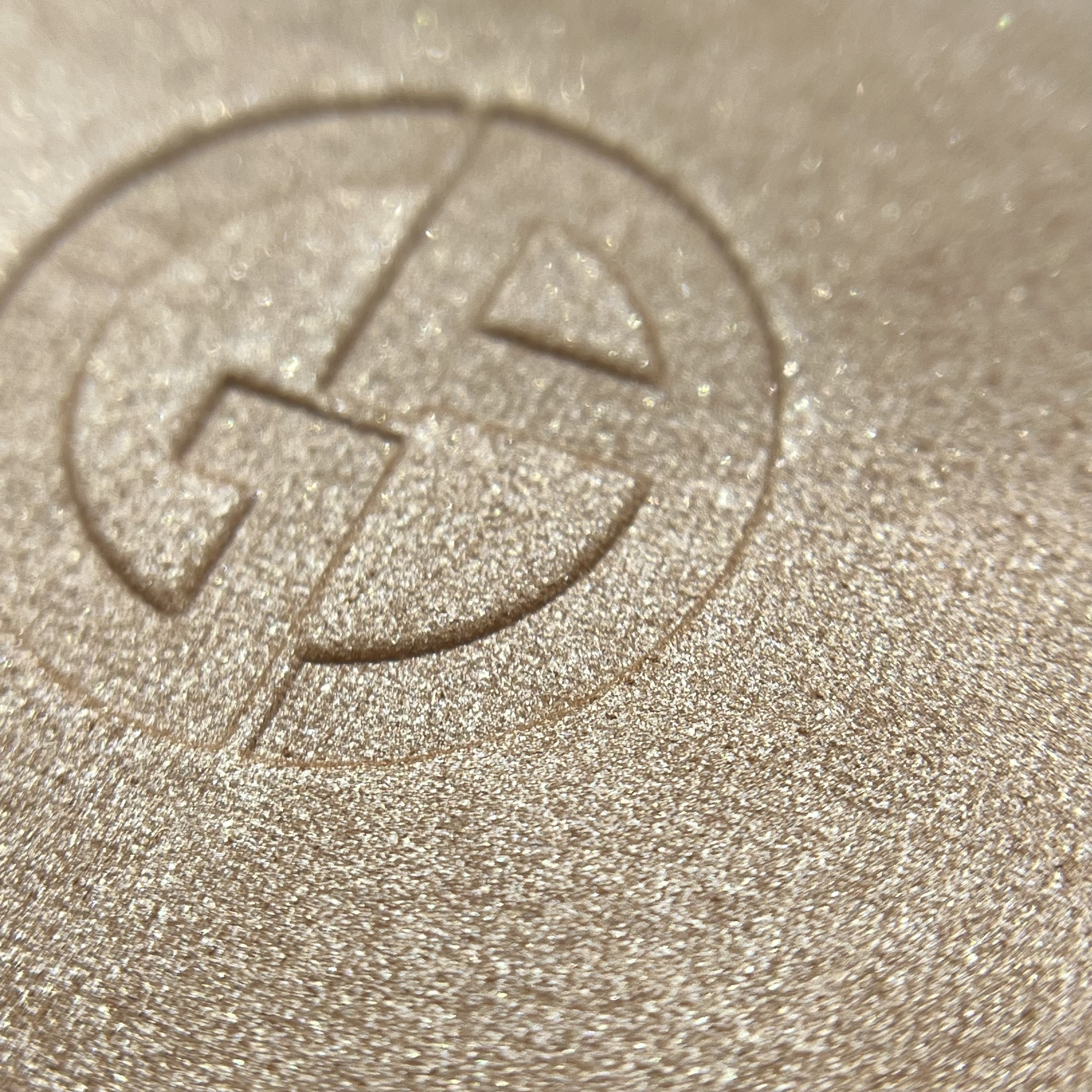 ジョルジオ アルマーニ ビューティ ルミナス シルク ゴールデン グロー パウダーのクチコミ「▼#ジョルジオアルマーニビューティ
ルミナス シルク ゴールデン グロー パウダー


202.....」（2枚目）