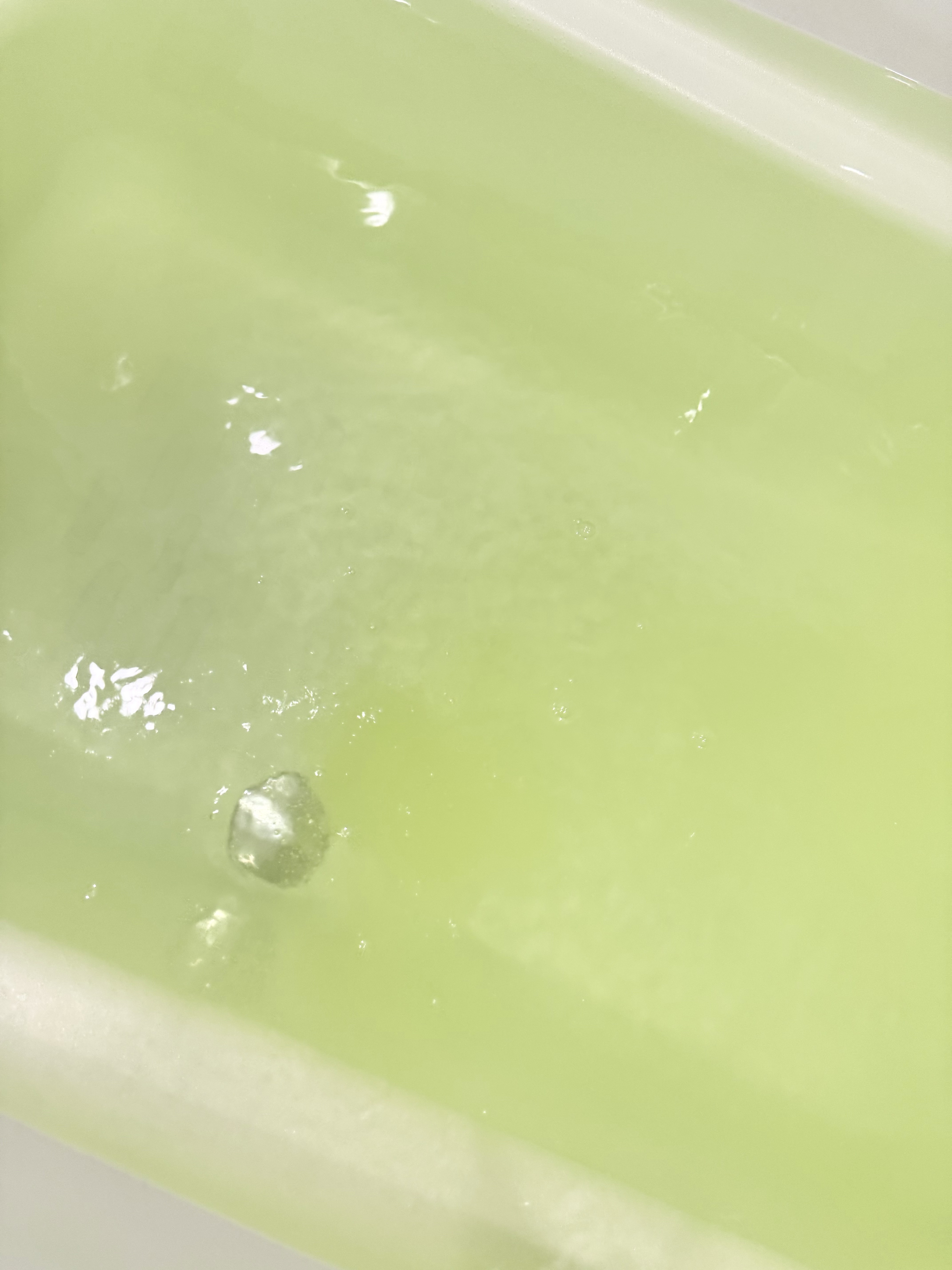 バブ モンスターバブルMEGA級 スプラッシュ泡 シトラススパークの香り​/バブ/炭酸系入浴剤を使ったクチコミ（3枚目）